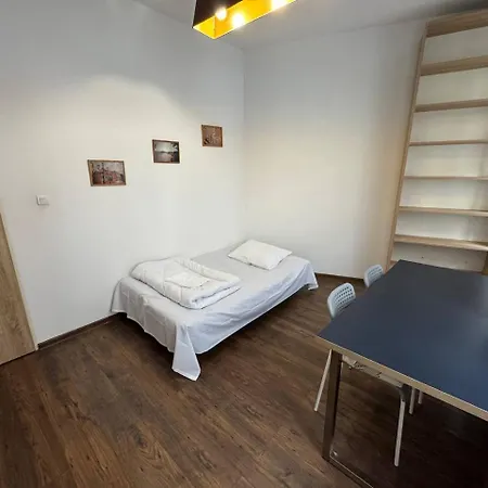 Hostel Poznest Polwiejska-centrum - Self Check-in - Samodzielne Zameldowanie Poznan